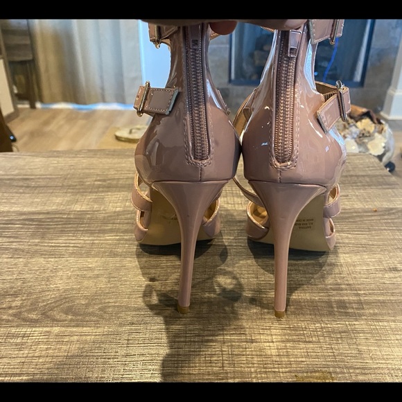 Mauve cross strap heels - Picture 3 of 3